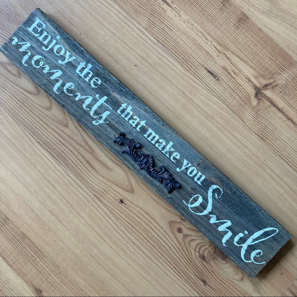 🎁 Wooden sign